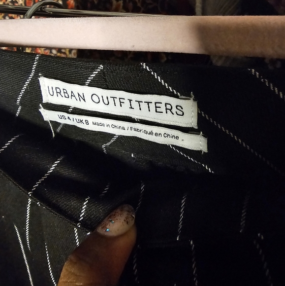 Black Pin-Striped Front Pleat Wide Leg Trouser by URBAN OUTFITTERS - NWOT - Picture 6 of 8